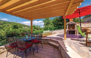 Beautiful Home In Golovik With Wifi 