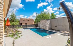 Three-Bedroom Holiday Home In Porec