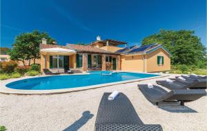 Gorgeous Home In Rezanci With Jacuzzi