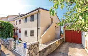 Amazing Apartment In Dramalj With Kitchen 