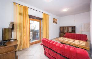 2 Bedroom Gorgeous Home In Marcenagla 