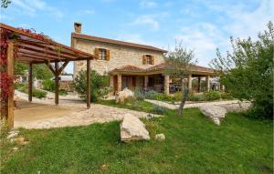 Cozy Home In Kras With Wifi 