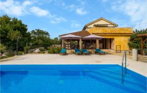 Cozy Home In Kras With Wifi