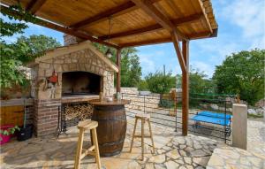 Cozy Home In Kras With Wifi 