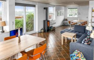 3 Bedroom Beautiful Home In Hejls