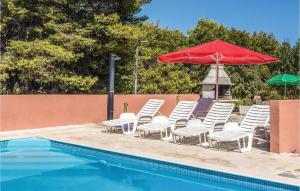 6 Bedroom Beautiful Home In Okrug Donji 