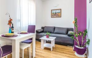 One-Bedroom Apartment In Ostrvica
