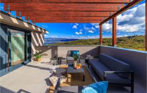 Amazing Home In Klanice With Sauna 