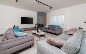 Amazing Home In Klanice With Sauna 