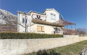 3 Bedroom Lovely Apartment In Gata 