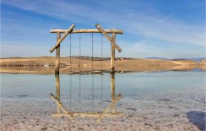 1 Bedroom Amazing Apartment In Smrika