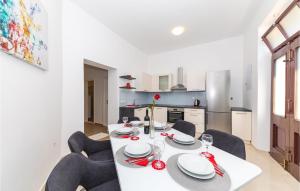 Cozy Apartment In Kastel Sucurac