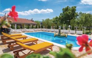 Nice Home In Unesic With Wifi