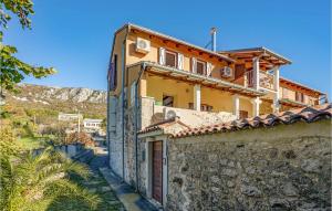 Cozy Apartment In Bribir With Kitchen