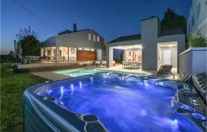 Gorgeous Home In Gornji Kneginec - Gornji Kneginec