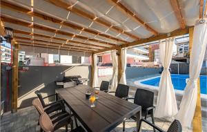 Gorgeous Home In Zadar With Wifi