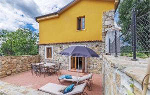 2 Bedroom Awesome Home In Zarecje 