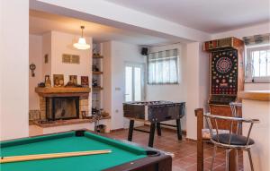 Amazing Home In Valbandon