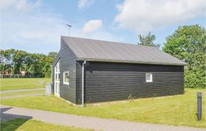 Holiday Home Halvejen Hytte Spjald