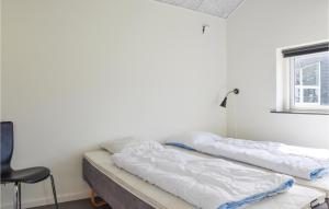 Holiday Home Halvejen Hytte Spjald