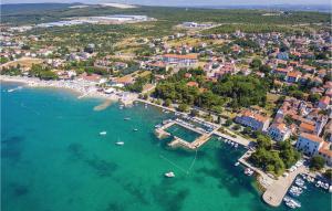 Beach Front Apartment In Svfilip I Jakov