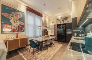 Luxury Apartment by Hi5- The Actors Den