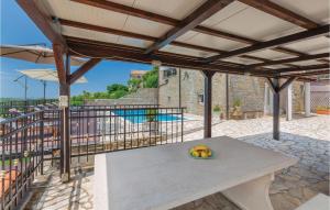 Awesome Home In Momjan
