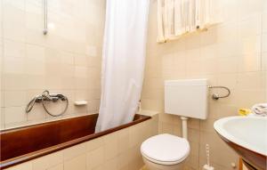 1 Bedroom Awesome Apartment In Blato