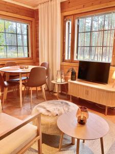 Hippu Holiday Home in peaceful location near Äkäslompolo