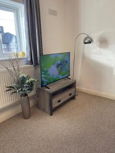 Elegant Serviced Apartment with Parking in Oxford