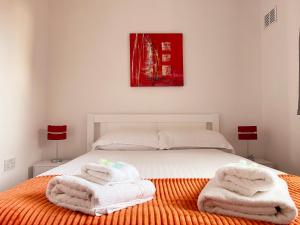 Elegant Serviced Apartment with Parking in Oxford