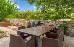 Awesome Home In Vodice