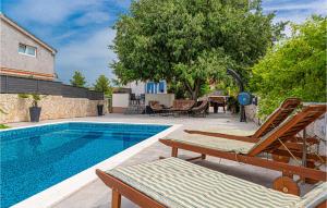 Lovely Home In Vodice With Jacuzzi