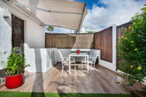 Happy scape bungalow with relaxing garden