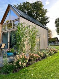 Niebieski Domek nad jeziorem Mazurskie klimaty