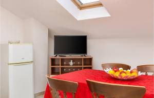 2 Bedroom Beautiful Apartment In Rasopasno 