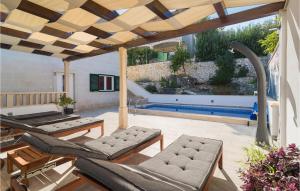 Gorgeous Home In Postira