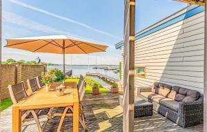 Nice Home In Breukeleveen With Wifi