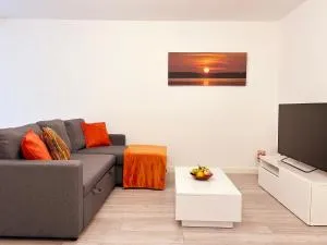 Modern 3 Bedroom House, Free Parking in Oxford - Nuneham Courtenay