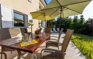 3 Bedroom Stunning Home In Malinska