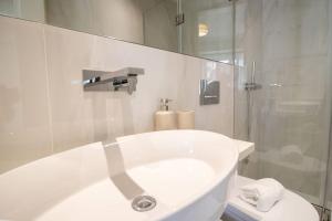 Reference Apartment T1 2nd Floor