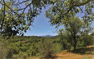 Maisons de vacances 3 Bedroom Cozy Home In Mormoiron : photos des chambres