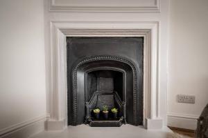 Stylish and bright City Centre apartment