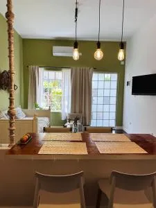Cálido monoambiente con amplia cocina en Villa Devoto - Sáenz Peña