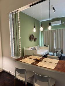 Cálido monoambiente con amplia cocina en Villa Devoto