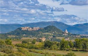 Awesome Apartment In Collazzone