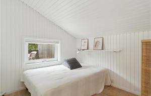 Nice Home In Hornbæk With Wifi