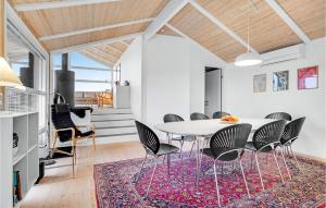 5 Bedroom Stunning Home In Blokhus