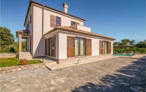 4 Bedroom Gorgeous Home In Krk 