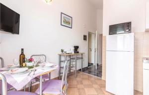 1 Bedroom Nice Apartment In Bakarac 